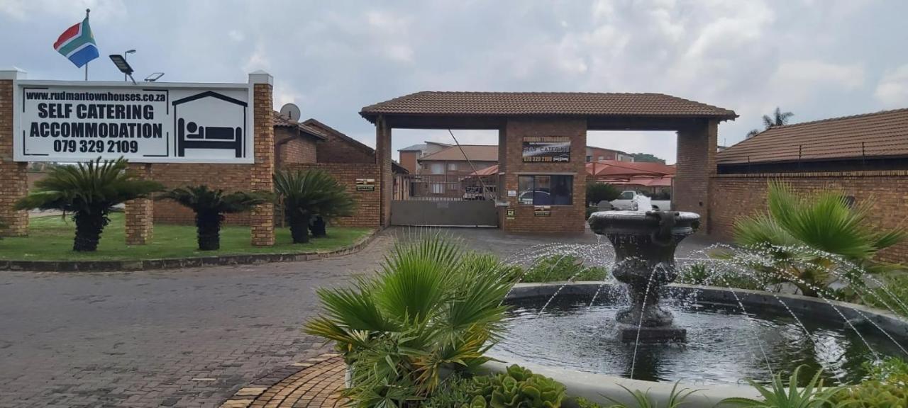 Rudman Townhouses Self-Catering Accommodation Boksburg Exterior photo